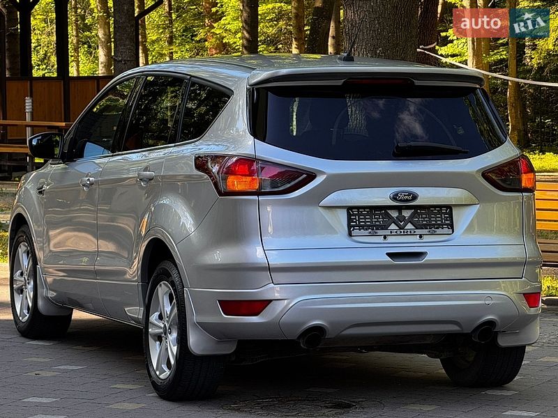 Позашляховик / Кросовер Ford Escape 2015 в Дрогобичі