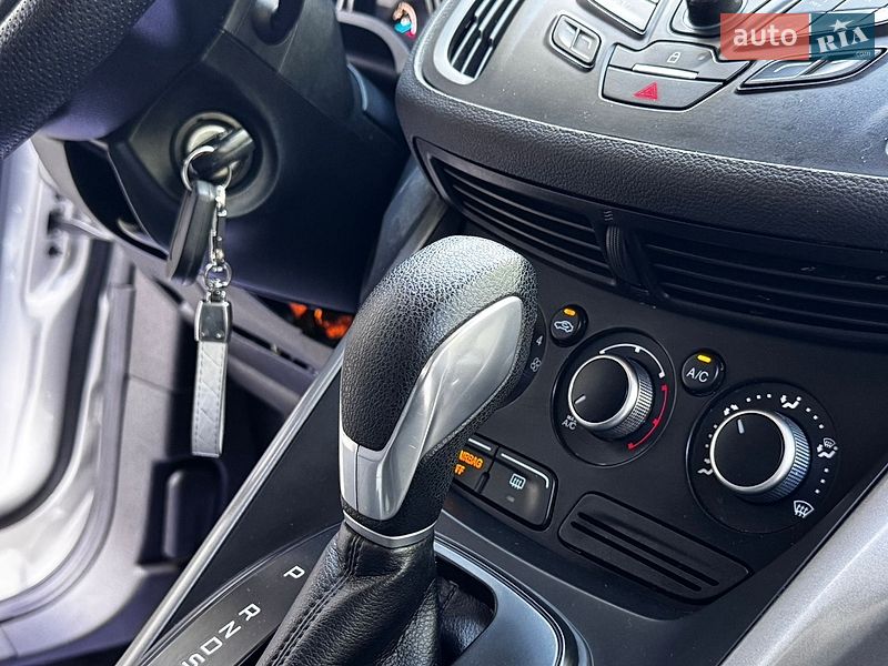 Позашляховик / Кросовер Ford Escape 2015 в Дрогобичі