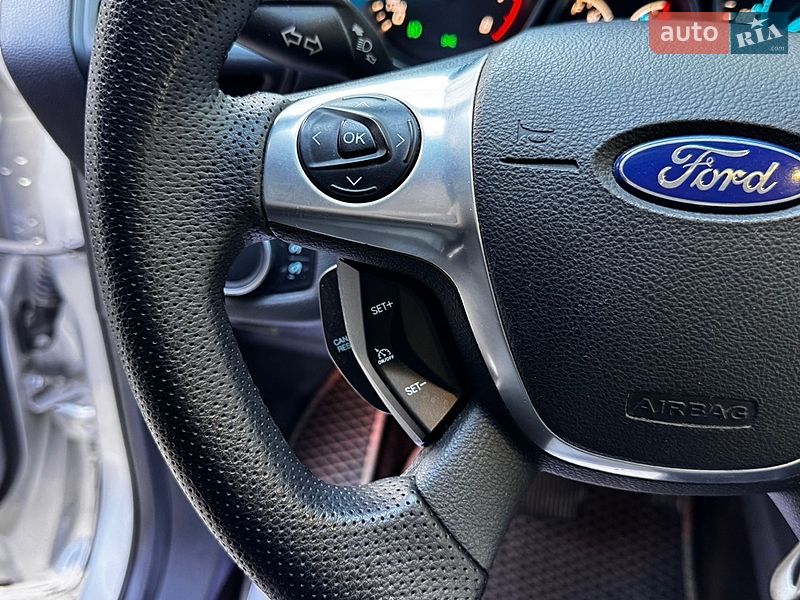 Позашляховик / Кросовер Ford Escape 2015 в Дрогобичі