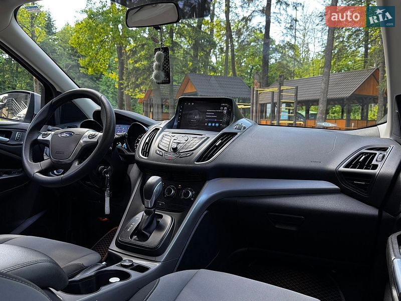 Позашляховик / Кросовер Ford Escape 2015 в Дрогобичі