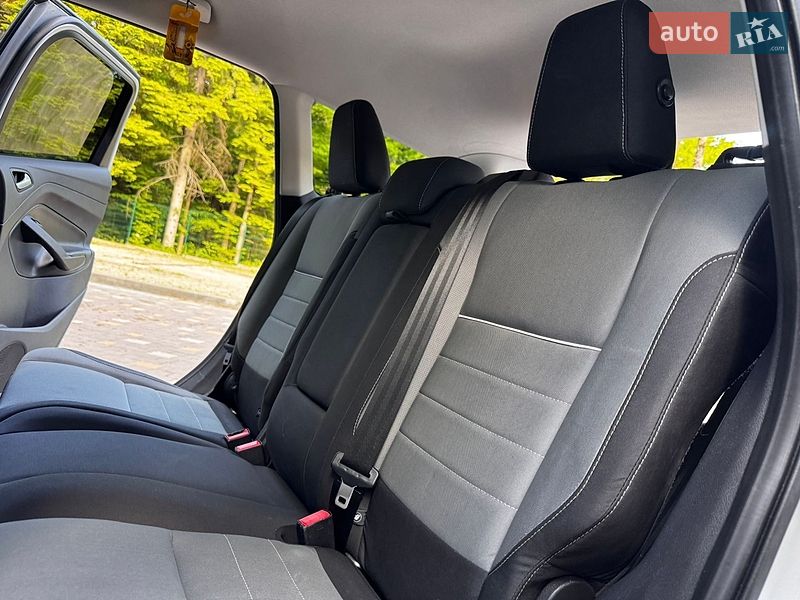 Позашляховик / Кросовер Ford Escape 2015 в Дрогобичі