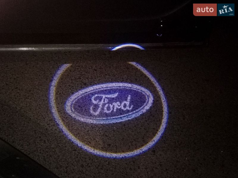 Внедорожник / Кроссовер Ford Escape 2018 в Хмельницком