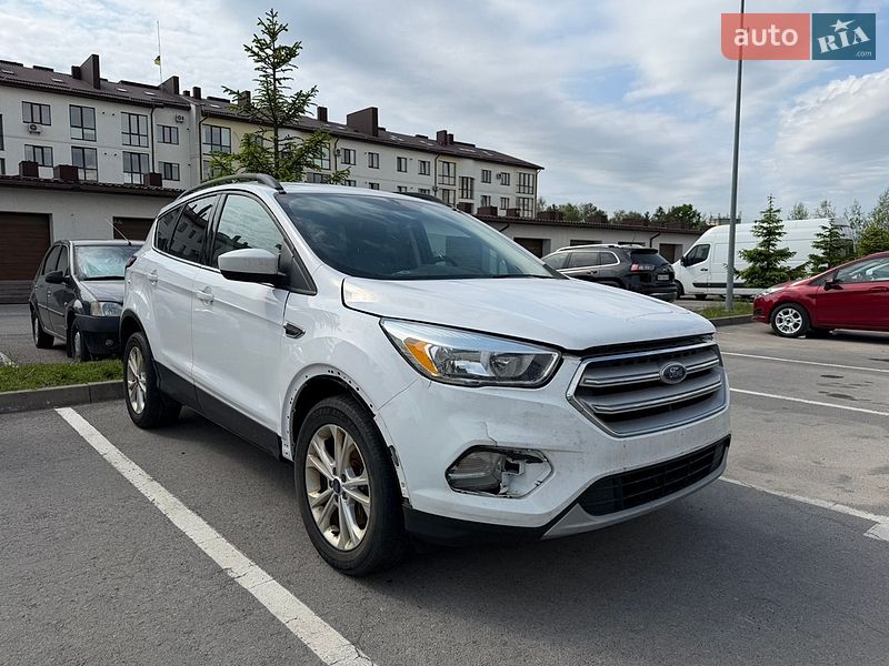 Внедорожник / Кроссовер Ford Escape 2018 в Ровно