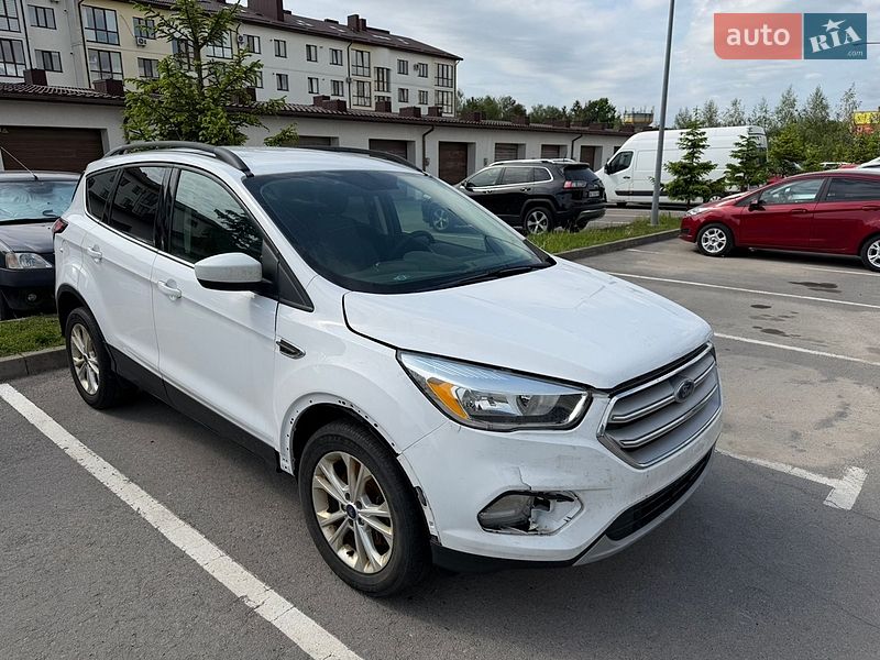 Внедорожник / Кроссовер Ford Escape 2018 в Ровно