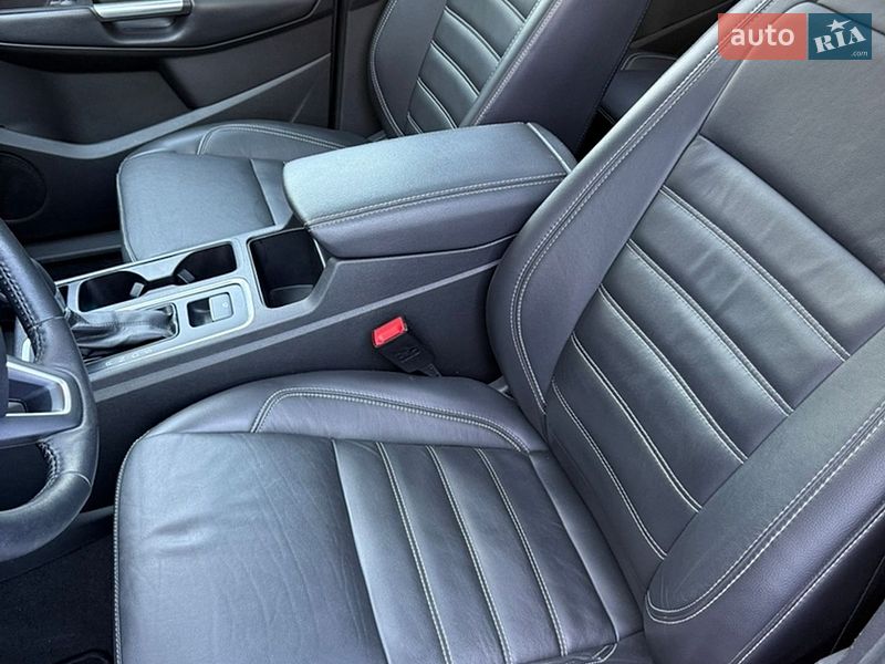 Внедорожник / Кроссовер Ford Escape 2019 в Сумах