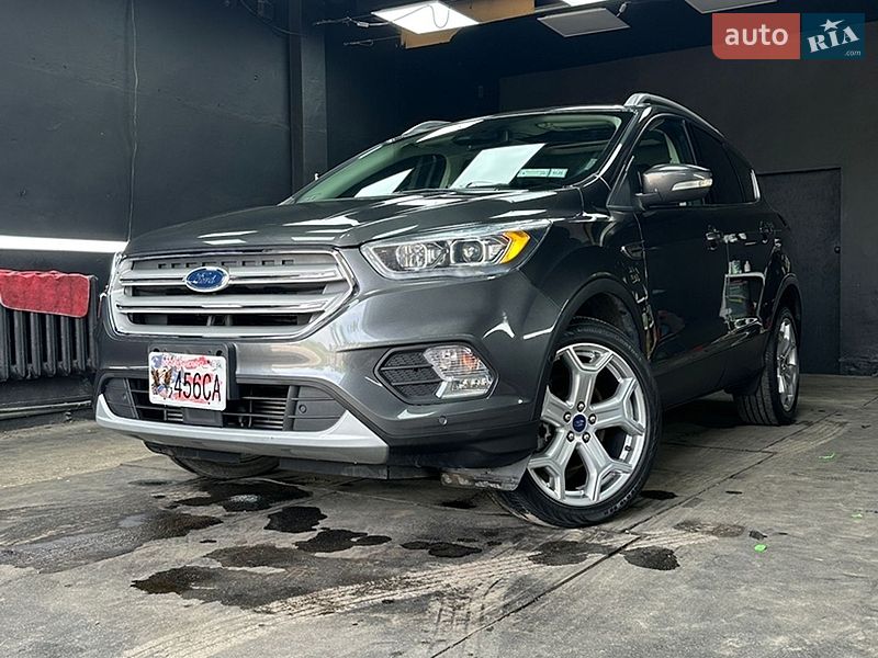 Внедорожник / Кроссовер Ford Escape 2019 в Сумах