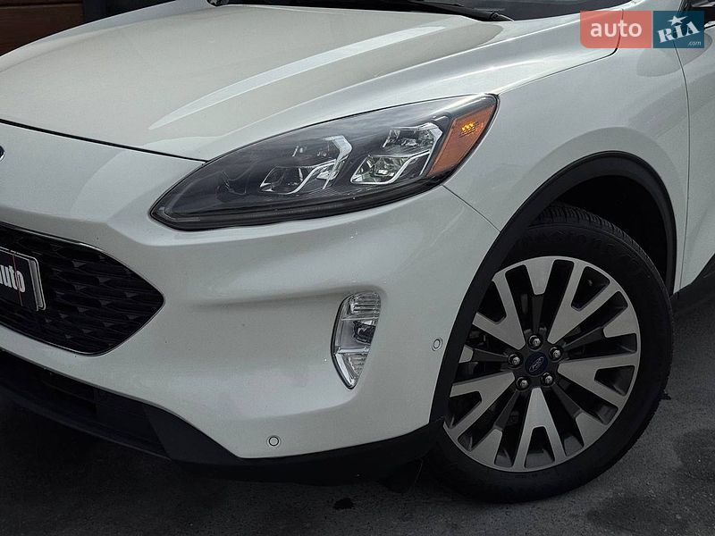 Позашляховик / Кросовер Ford Escape 2020 в Рівному