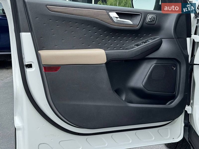 Позашляховик / Кросовер Ford Escape 2020 в Рівному