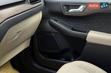 Позашляховик / Кросовер Ford Escape 2020 в Рівному