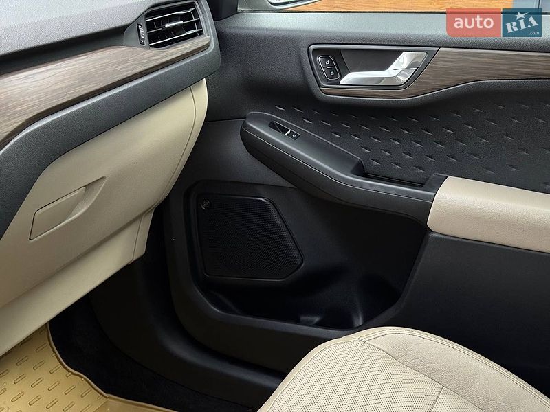 Позашляховик / Кросовер Ford Escape 2020 в Рівному