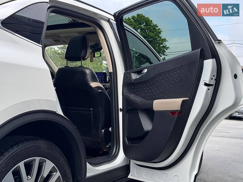 Позашляховик / Кросовер Ford Escape 2020 в Рівному