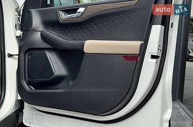 Позашляховик / Кросовер Ford Escape 2020 в Рівному