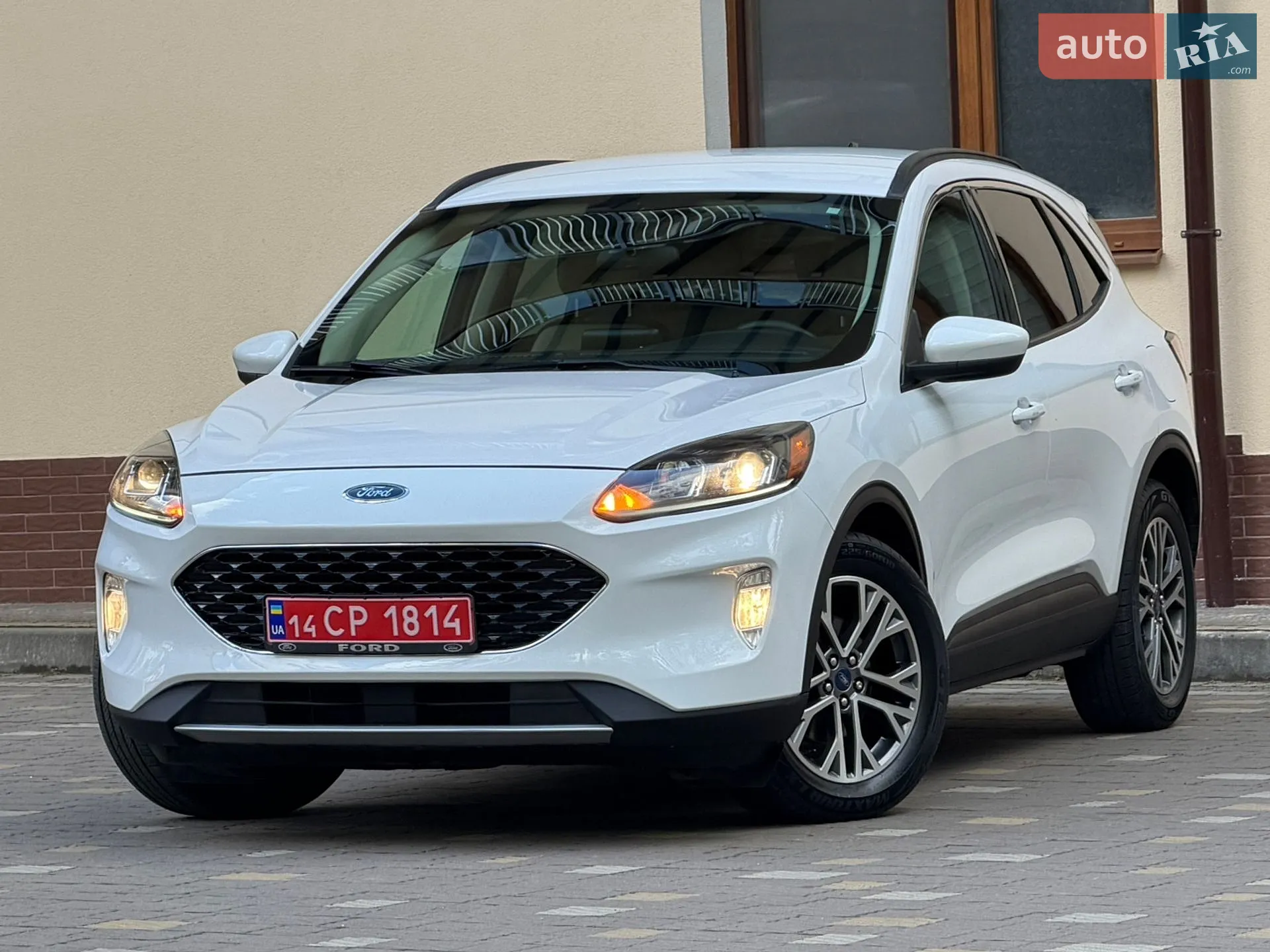 2020 Ford Escape - фото 1