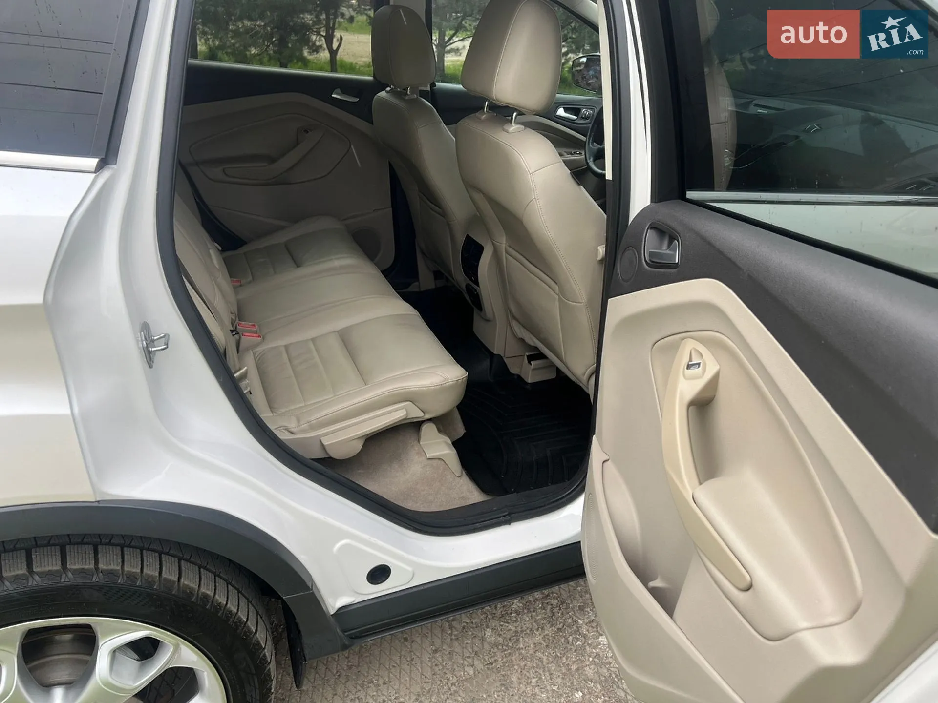 Ford Escape 2014 VIN 1FMCU0J99EUE56752 фото оголошення 12 з 15