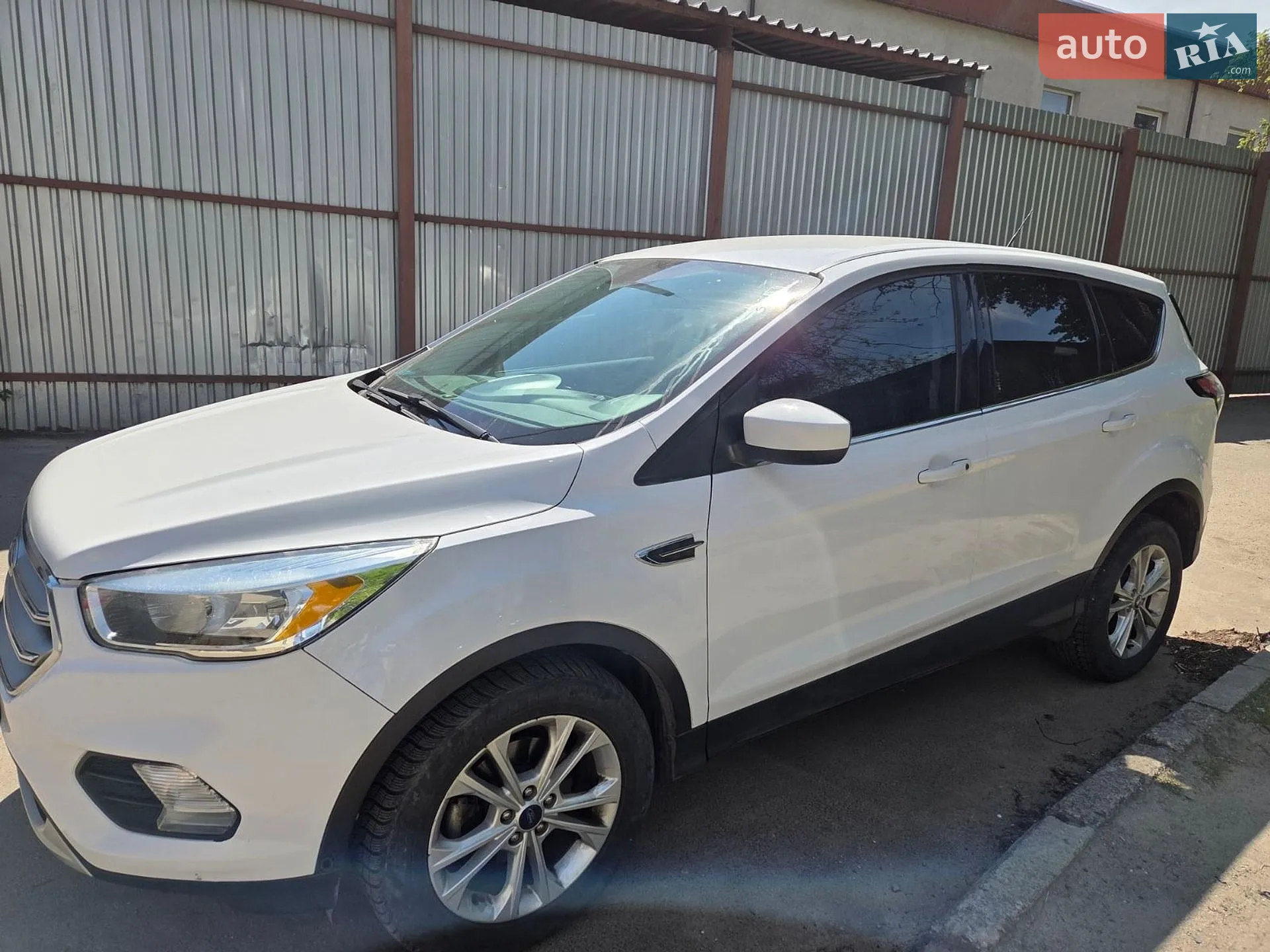 2017 Ford Escape - фото 1