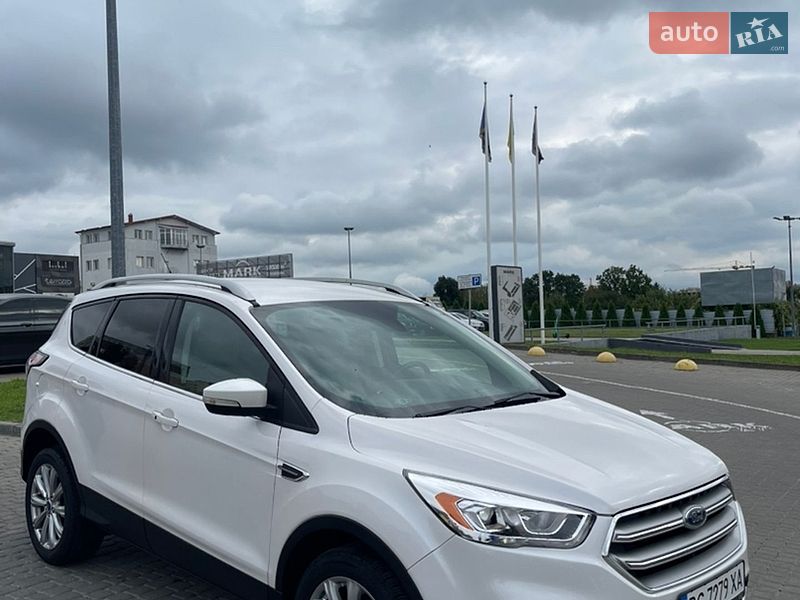 Внедорожник / Кроссовер Ford Escape 2016 в Львове