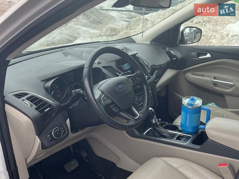 Позашляховик / Кросовер Ford Escape 2016 в Львові