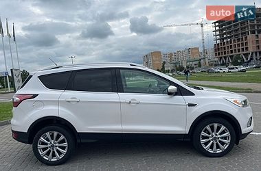 Внедорожник / Кроссовер Ford Escape 2016 в Львове