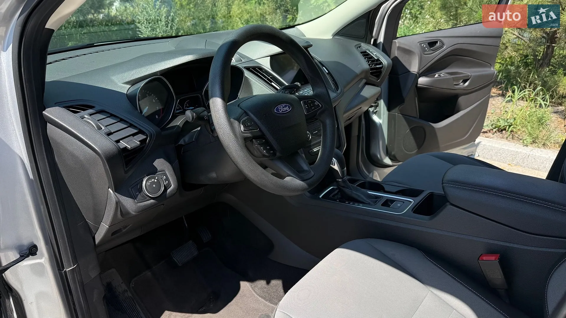 Ford Escape 2019 VIN 1FMCU0F73KUA89544 фото оголошення 14 з 29