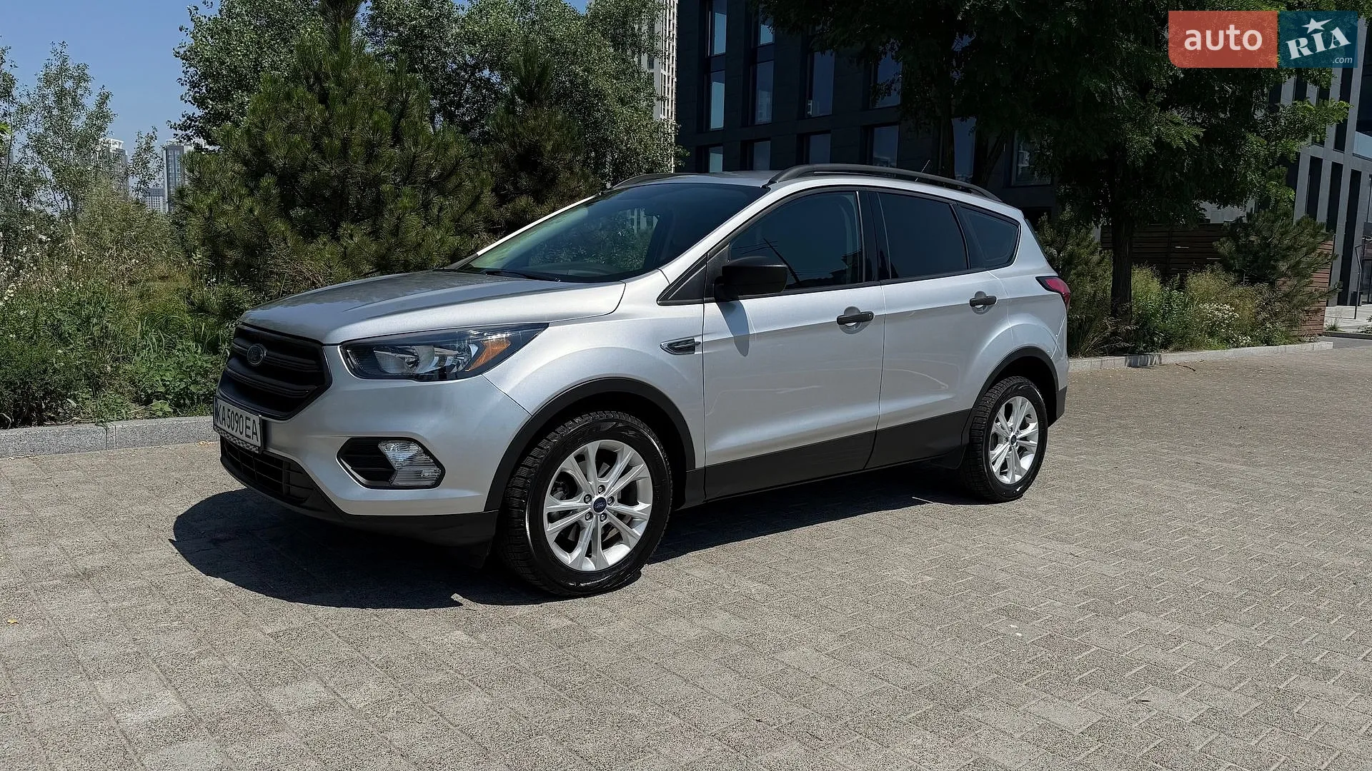 Ford Escape 2019 VIN 1FMCU0F73KUA89544 фото оголошення 2 з 29