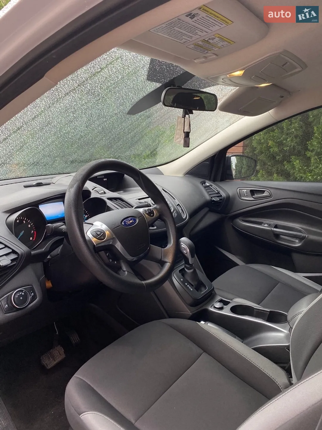 Ford Escape 2015 VIN 1FMCU0F78GUB31469 фото оголошення 31 з 36
