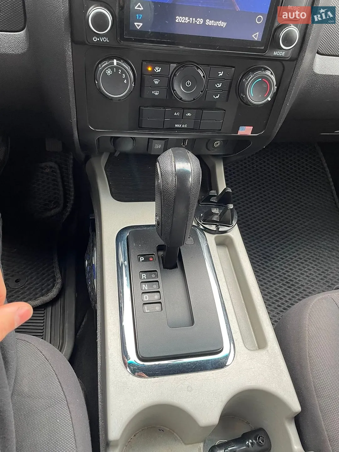 2010 Ford Escape - мініатюра 11