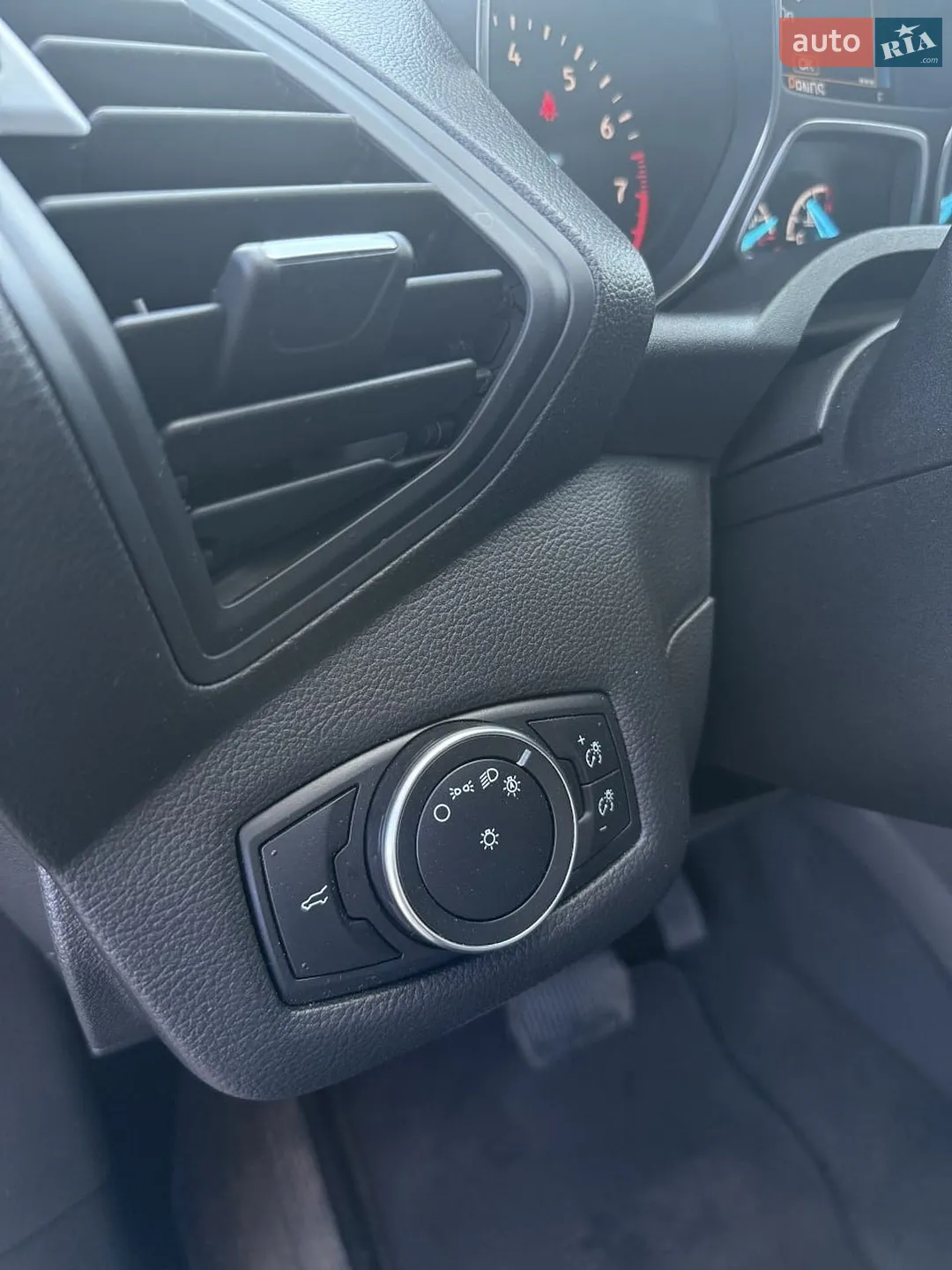 2019 Ford Escape - мініатюра 16