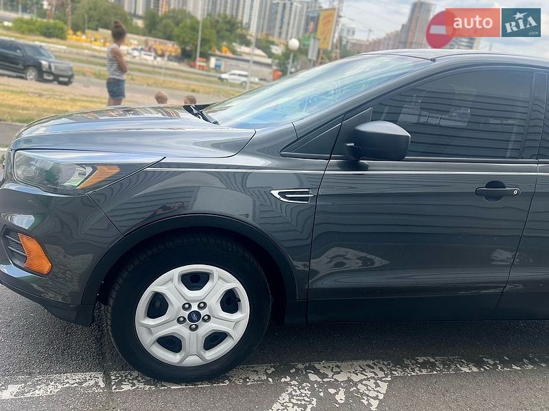 Внедорожник / Кроссовер Ford Escape 2018 в Киеве