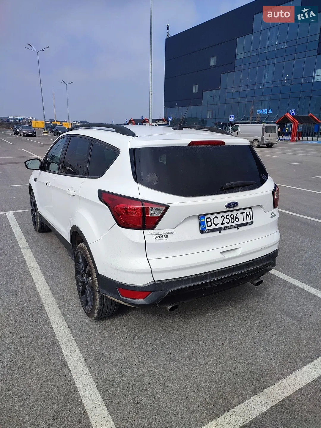 Ford Escape 2019 VIN 1FMCU0GD8KUB74948 фото оголошення 40 з 42