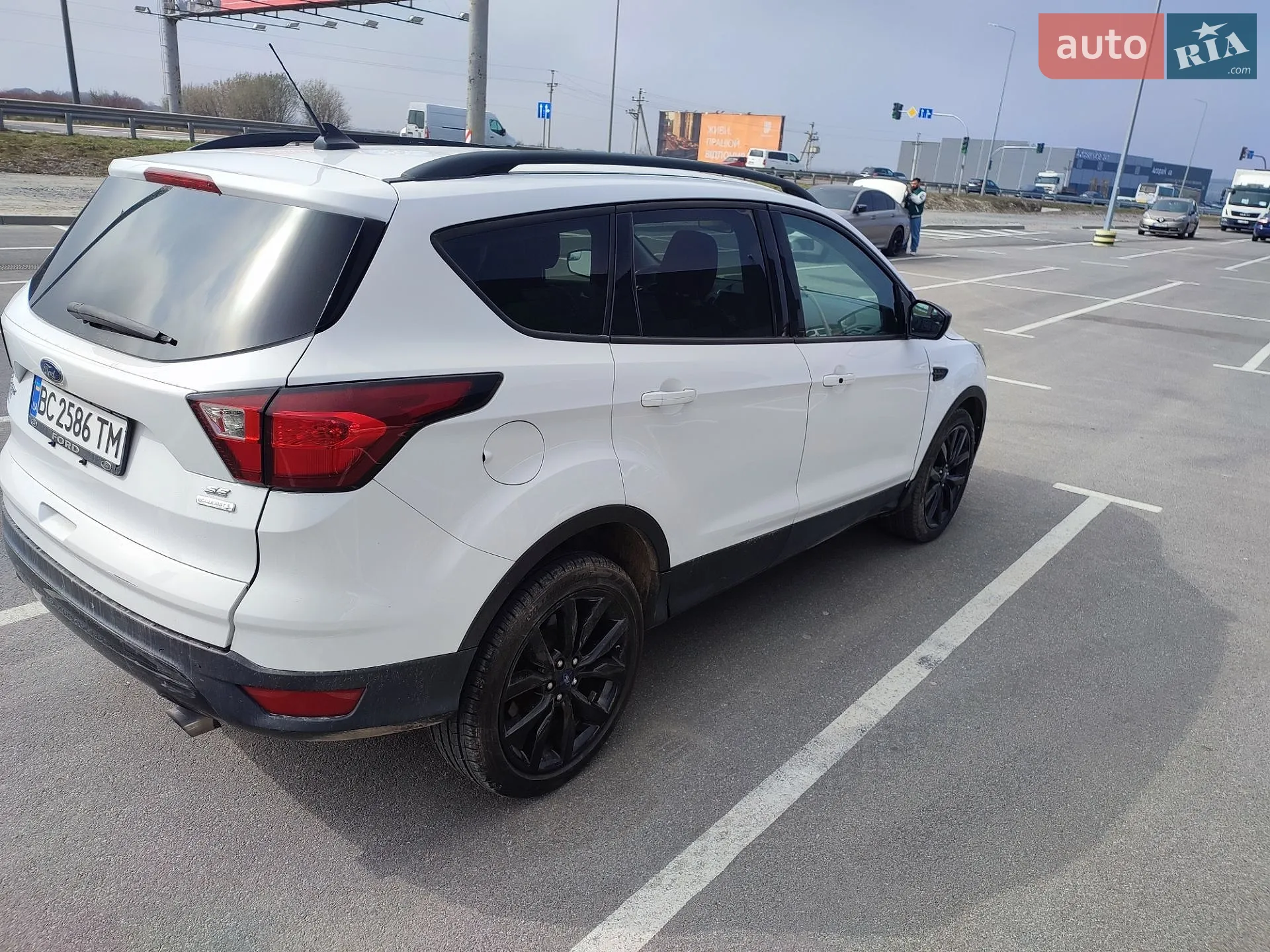 Ford Escape 2019 VIN 1FMCU0GD8KUB74948 фото оголошення 41 з 42
