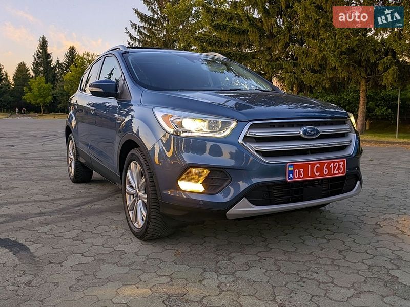Внедорожник / Кроссовер Ford Escape 2018 в Дубно