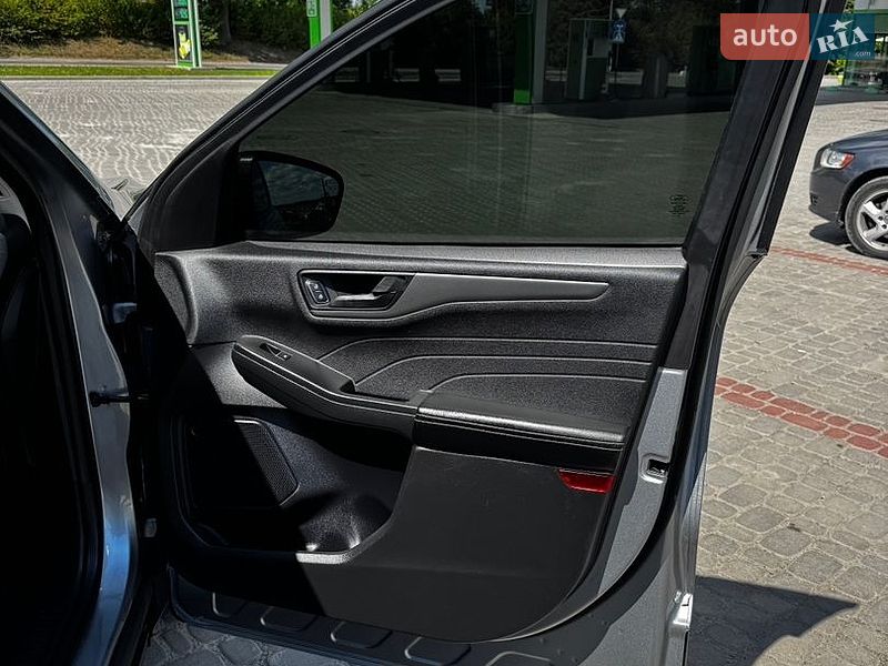 Внедорожник / Кроссовер Ford Escape 2023 в Золочеве