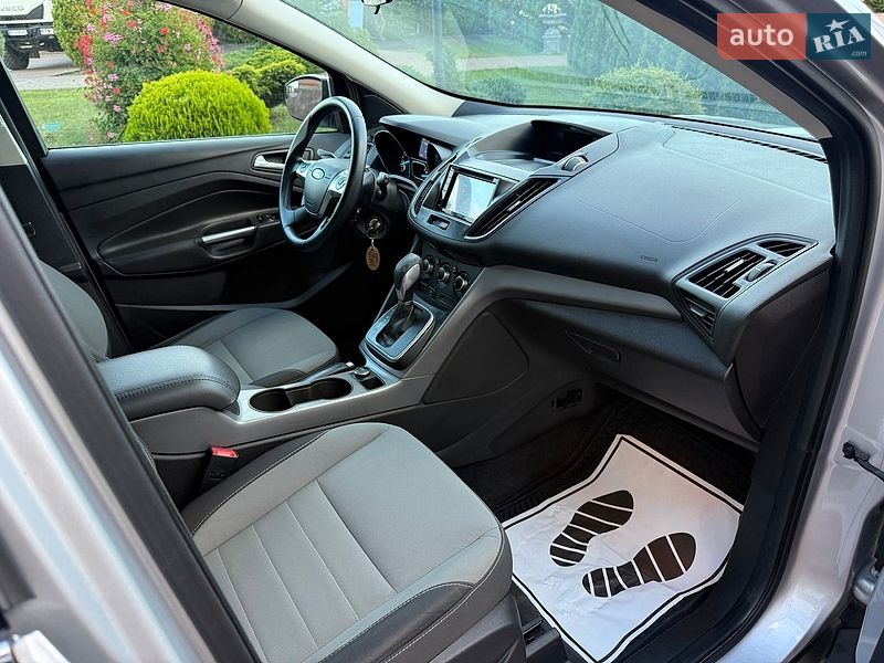 Внедорожник / Кроссовер Ford Escape 2013 в Стрые