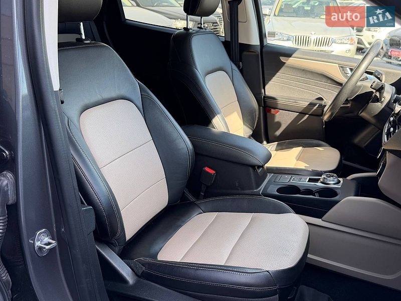 Внедорожник / Кроссовер Ford Escape 2021 в Ровно