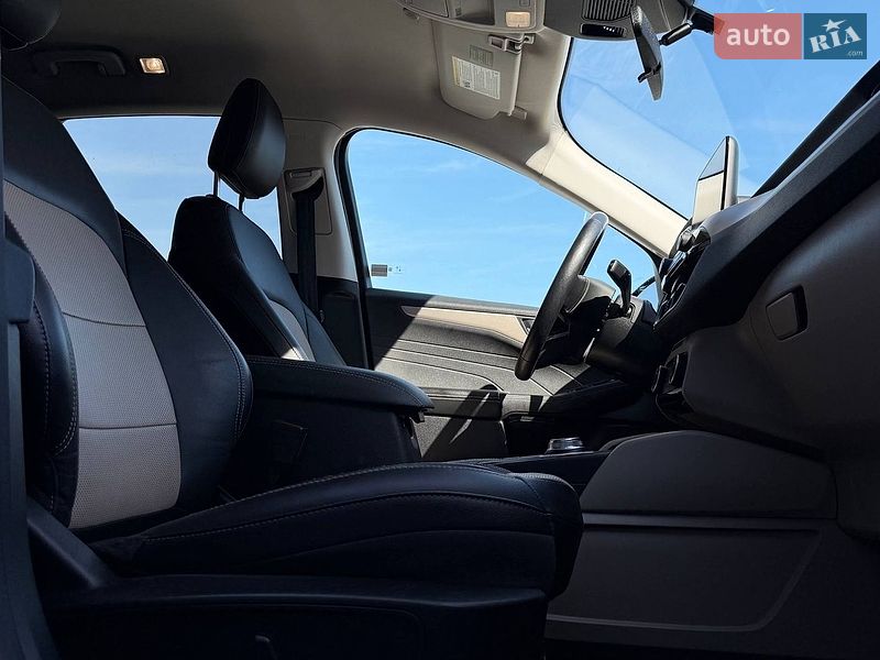 Внедорожник / Кроссовер Ford Escape 2021 в Ровно