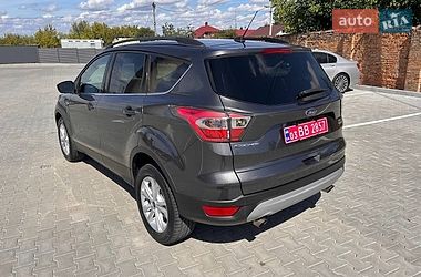Внедорожник / Кроссовер Ford Escape 2016 в Дубно