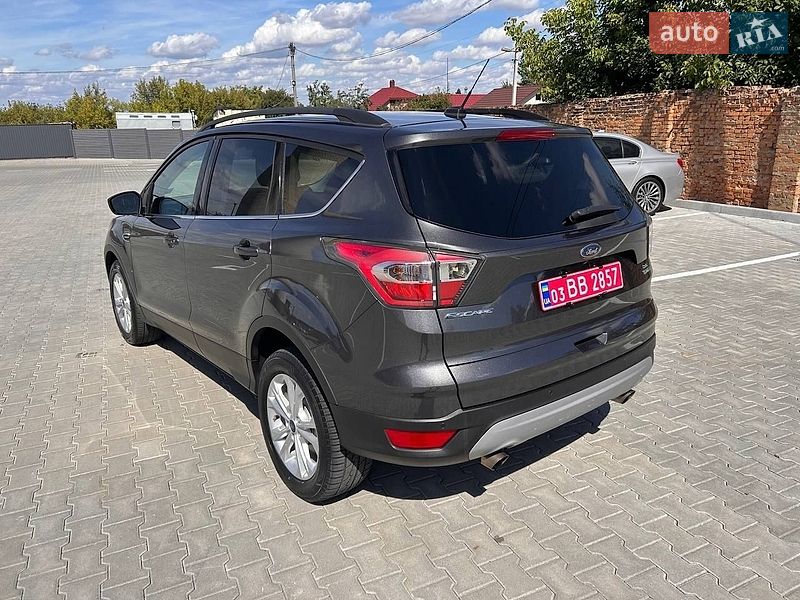 Внедорожник / Кроссовер Ford Escape 2016 в Дубно