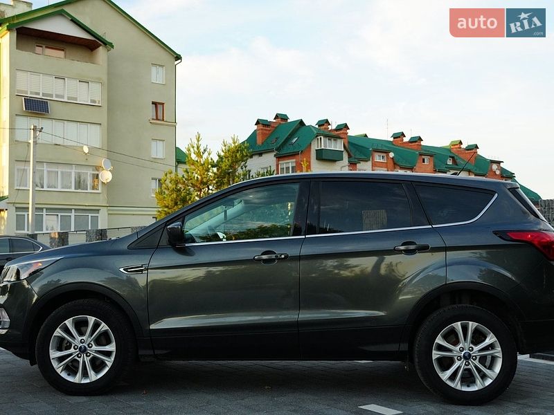 Внедорожник / Кроссовер Ford Escape 2018 в Дрогобыче