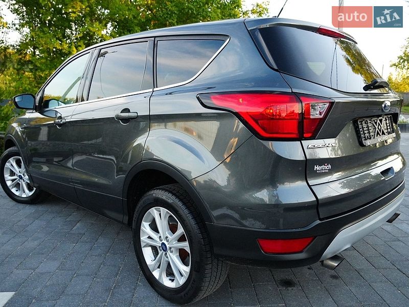 Внедорожник / Кроссовер Ford Escape 2018 в Дрогобыче