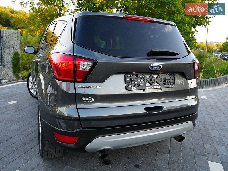Внедорожник / Кроссовер Ford Escape 2018 в Дрогобыче