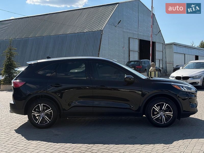 Позашляховик / Кросовер Ford Escape 2021 в Львові