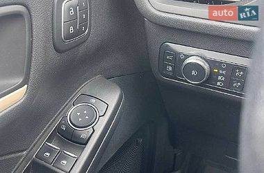 Внедорожник / Кроссовер Ford Escape 2021 в Киеве