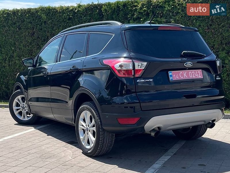 Внедорожник / Кроссовер Ford Escape 2018 в Львове