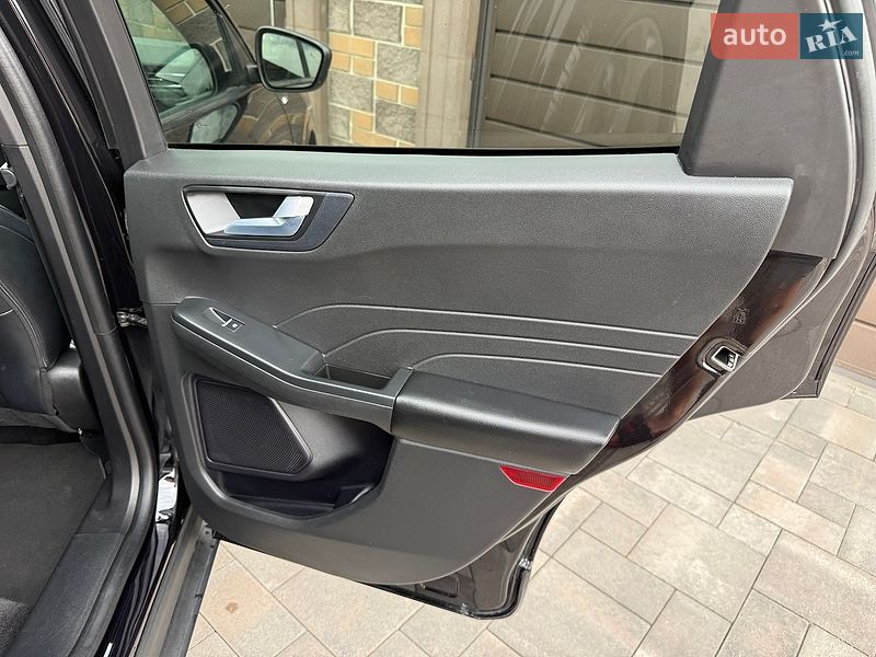 Внедорожник / Кроссовер Ford Escape 2023 в Киеве