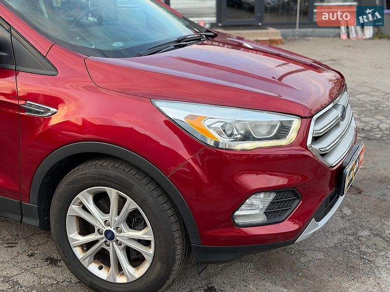Внедорожник / Кроссовер Ford Escape 2017 в Виннице
