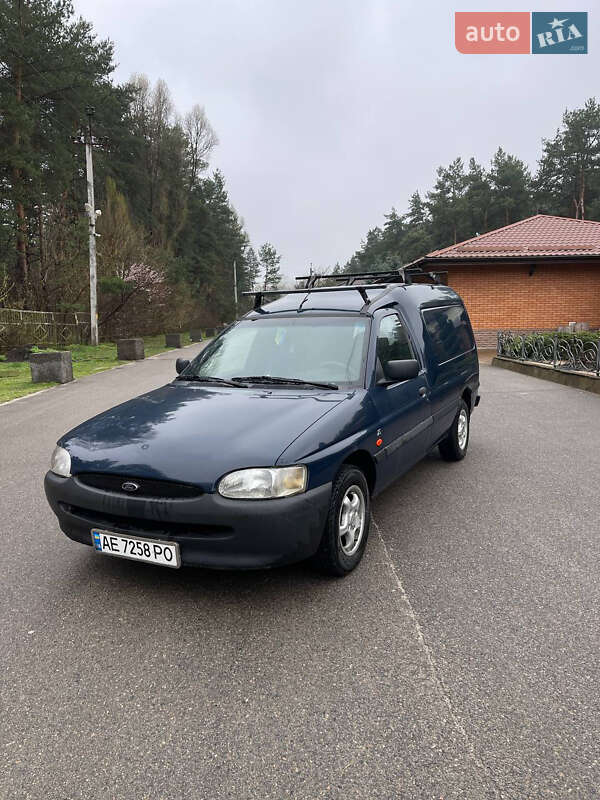Грузовой фургон Ford Escort Express 1999 в Обуховке