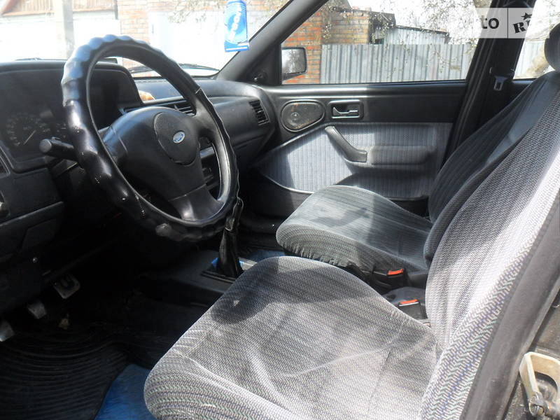 Хэтчбек Ford Escort 1993 в Никополе