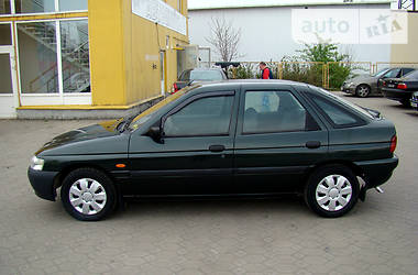 Хэтчбек Ford Escort 1998 в Львове