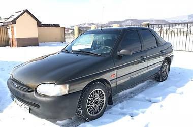 Лифтбек Ford Escort 1996 в Иршаве