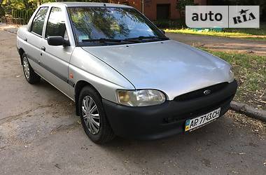 Седан Ford Escort 1997 в Запорожье